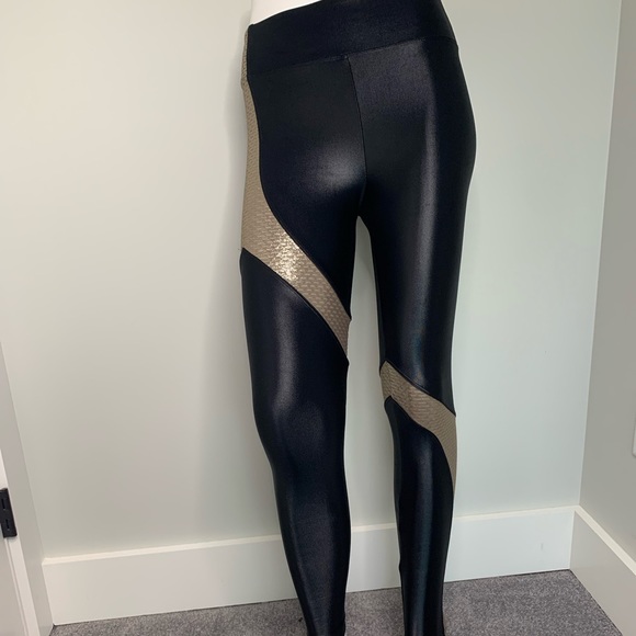NWT Koral Venus Infinity high rise legging Size M